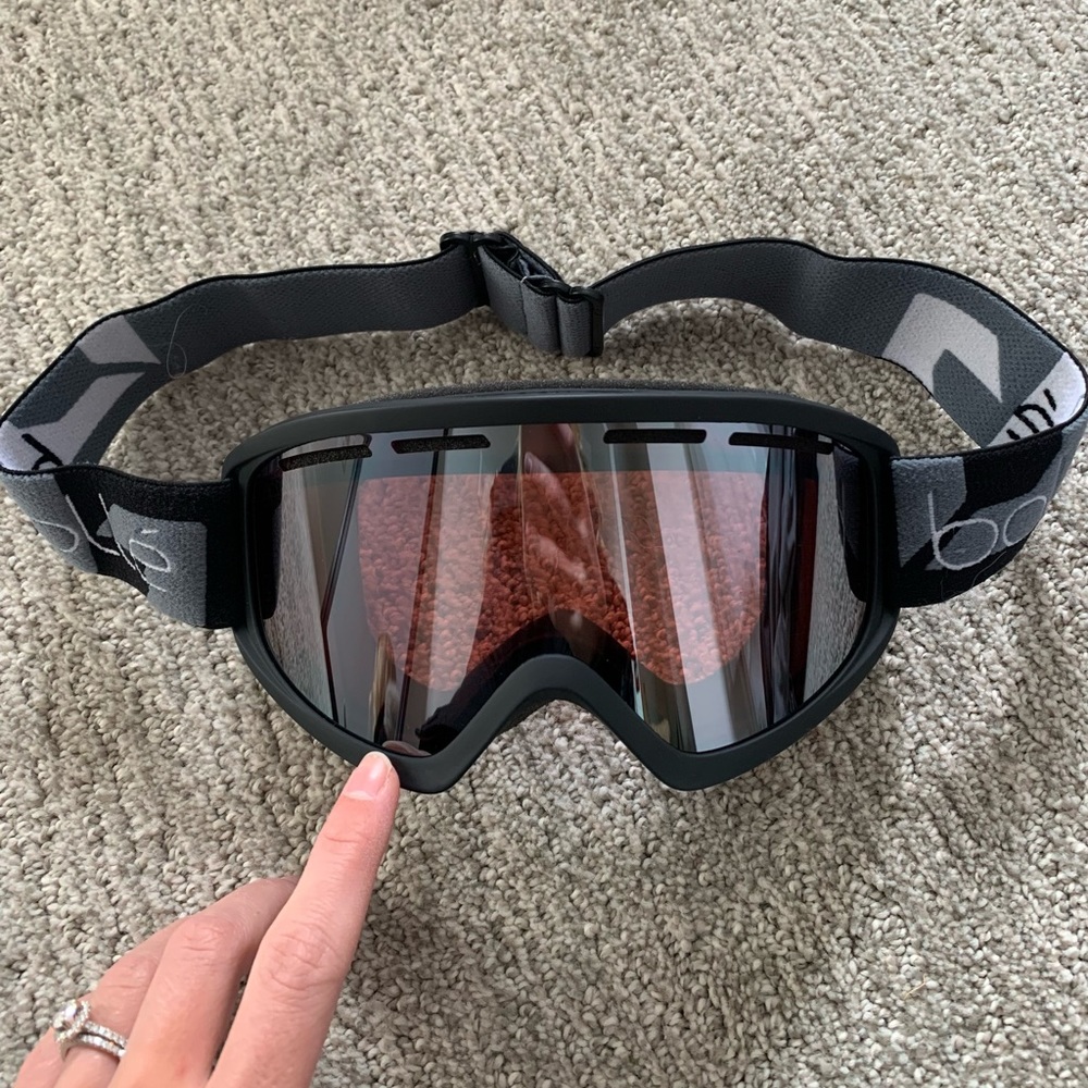 Ski goggles